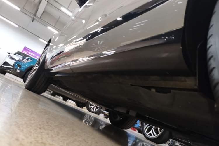 Used Land Rover Range Evoque 2022 Facelifted Aurora L 249 PS R-Dynamic Luxury Edition Left Side Sill