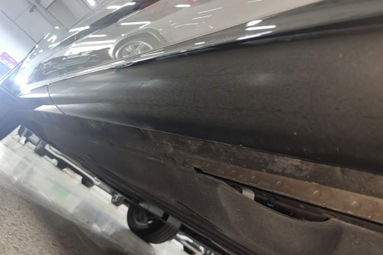 Used Land Rover Range Evoque 2022 Facelifted Aurora L 249 PS R-Dynamic Luxury Edition Left Side Sill