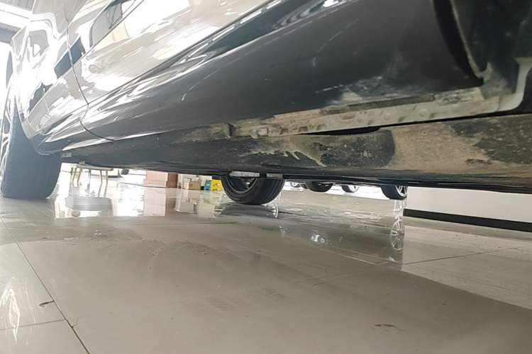 Used Land Rover Range Evoque 2022 Aurora L 249 PS R-Dynamic Luxury Edition Left Side Sill