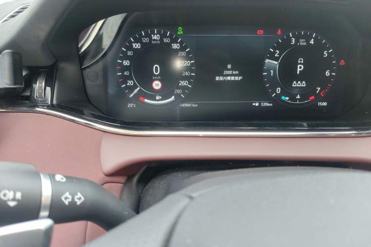 Used Land Rover Range Evoque 2022 Facelifted Aurora L 249 PS R-Dynamic Luxury Edition Odometer Close Up