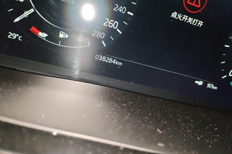 Used Land Rover Range Evoque 2022 Facelifted Aurora L 249 PS R-Dynamic Luxury Edition Odometer Close Up
