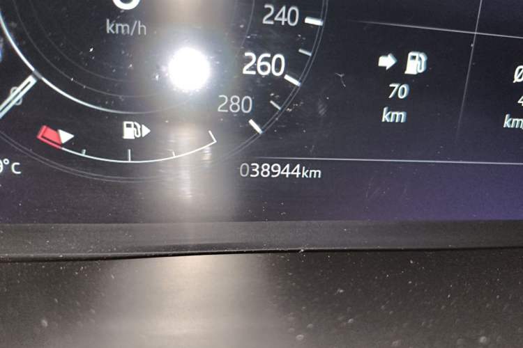 Used Land Rover Range Evoque 2022 Aurora L 249 PS R-Dynamic Luxury Edition Odometer Close Up