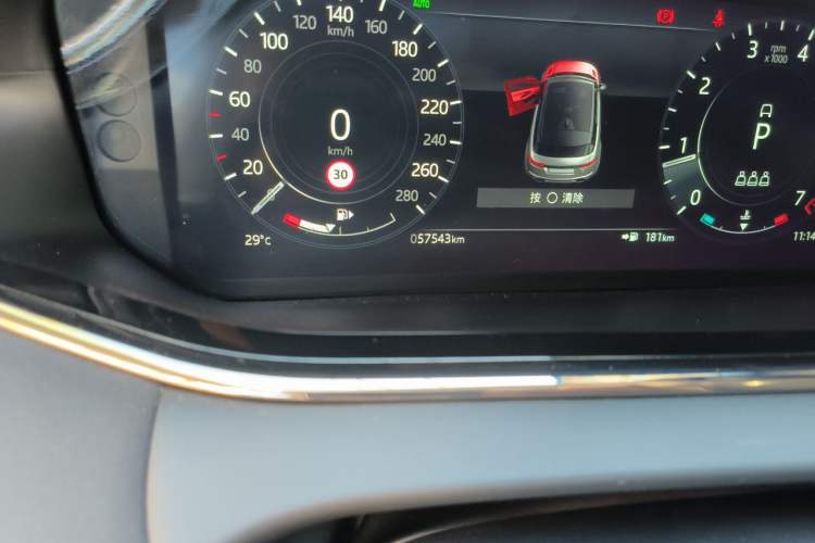 Used Land Rover Range Evoque 2022 Aurora L 249 PS R-Dynamic Collins Antique Bronze Special Edition Odometer Close Up