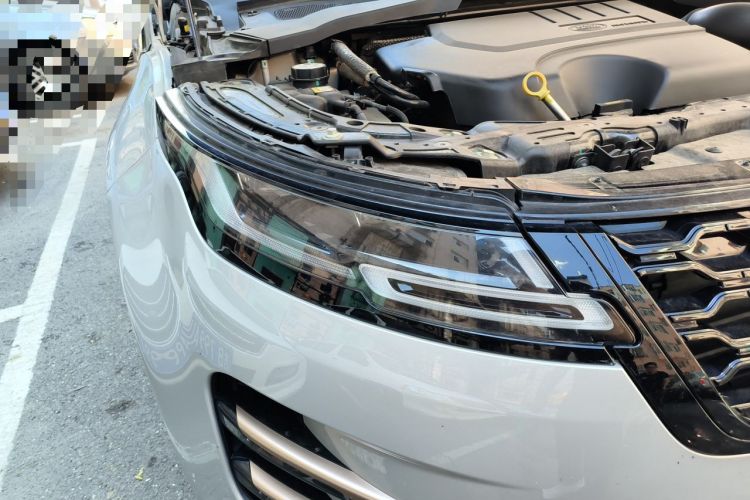 Used Land Rover Range Evoque 2022 Aurora L 249 PS R-Dynamic Collins Antique Bronze Special Edition Right Front Headlight