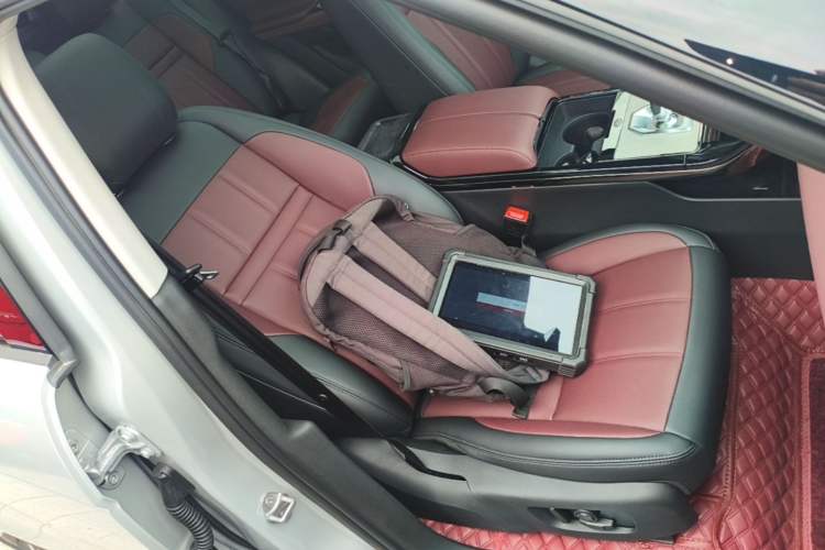 Used Land Rover Range Evoque 2022 Facelifted Aurora L 249 PS R-Dynamic Luxury Edition Right Front Seat