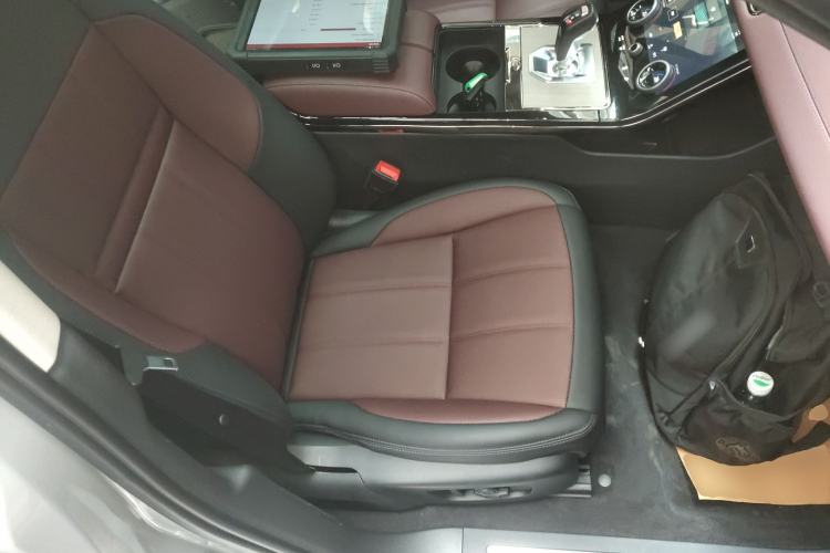 Used Land Rover Range Evoque 2022 Facelifted Aurora L 249 PS R-Dynamic Luxury Edition Right Front Seat