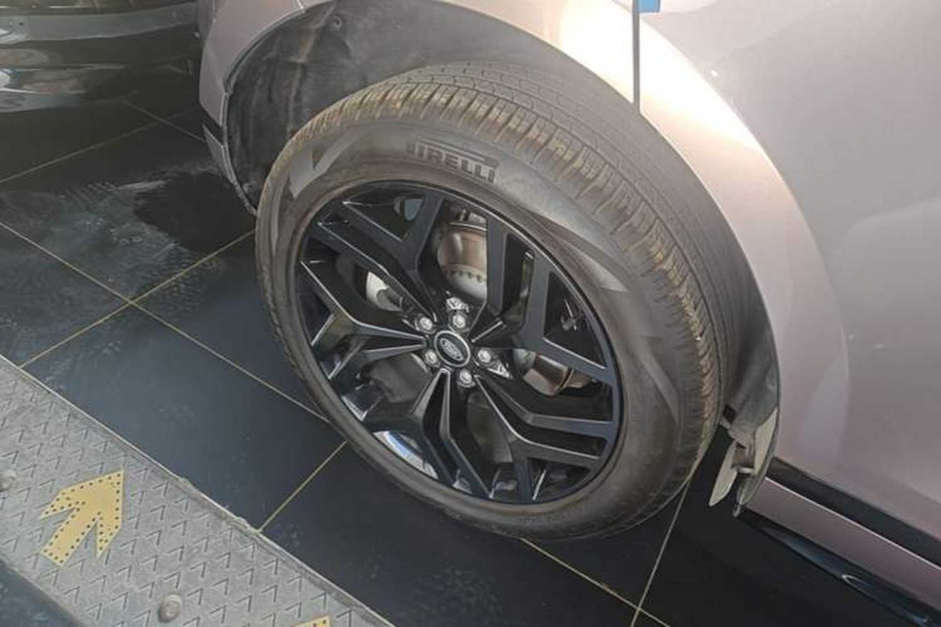 Used Land Rover Range Evoque 2022 Facelifted Aurora L 249 PS R-Dynamic Luxury Edition Right Rear Wheel Hub