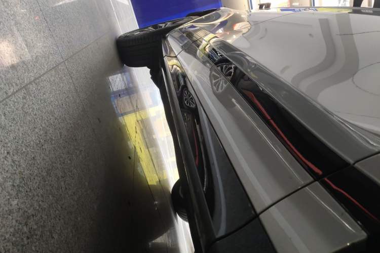Used Land Rover Range Evoque 2022 Facelifted Aurora L 249 PS R-Dynamic Luxury Edition Right Side Sill