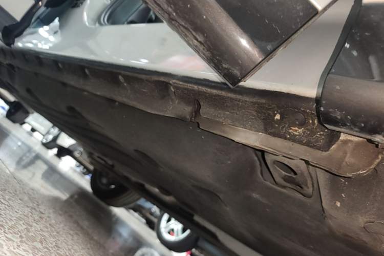 Used Land Rover Range Evoque 2022 Facelifted Aurora L 249 PS R-Dynamic Luxury Edition Right Side Sill