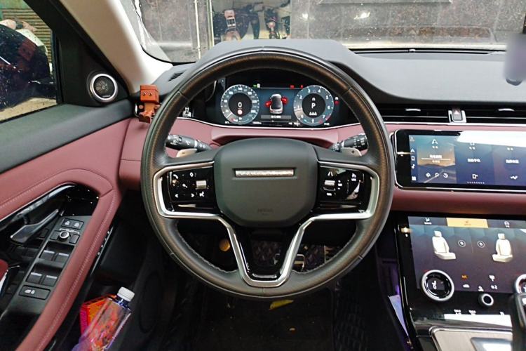 Used Land Rover Range Evoque 2022 Aurora L 249 PS R-Dynamic Luxury Edition Steering Wheel