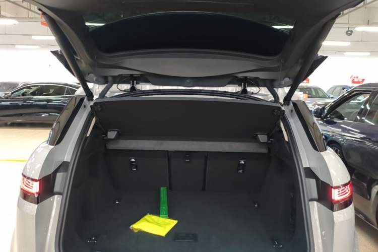 Used Land Rover Range Evoque 2022 Facelifted Aurora L 249 PS R-Dynamic Luxury Edition Trunk