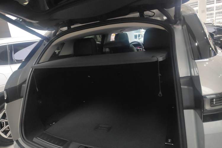 Used Land Rover Range Evoque 2022 Facelifted Aurora L 249 PS R-Dynamic Luxury Edition Trunk