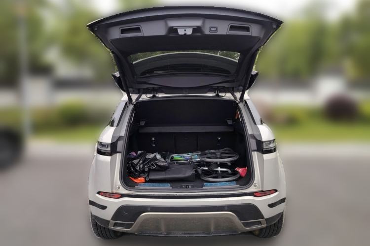 Used Land Rover Range Evoque 2022 Aurora L 249 PS R-Dynamic Luxury Edition Trunk