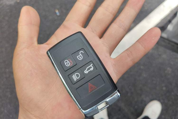Used Land Rover Range Evoque 2022 Facelifted Aurora L 249 PS R-Dynamic Luxury Edition Vehicle Key
