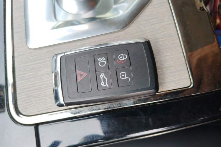 Used Land Rover Range Evoque 2022 Facelifted Aurora L 249 PS R-Dynamic Luxury Edition Vehicle Key