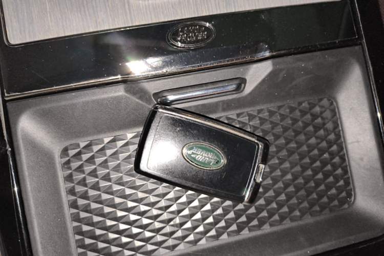 Used Land Rover Range Evoque 2022 Aurora L 249 PS R-Dynamic Luxury Edition Vehicle Key