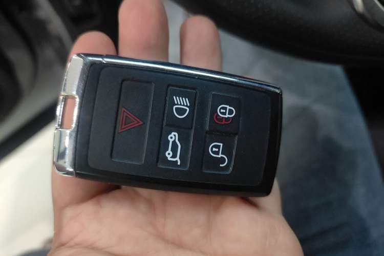 Used Land Rover Range Evoque 2022 Facelifted Aurora L 249 PS R-Dynamic Luxury Edition Vehicle Key