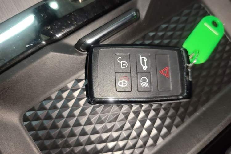 Used Land Rover Range Evoque 2022 Facelifted Aurora L 249 PS R-Dynamic Luxury Edition Vehicle Key