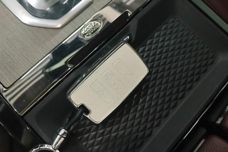 Used Land Rover Range Evoque 2022 Aurora L 249 PS R-Dynamic Luxury Edition Vehicle Key