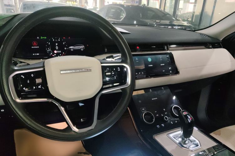 Used Land Rover Range Evoque 2022 Facelifted Aurora L 249 PS R-Dynamic Luxury Edition Center Console
