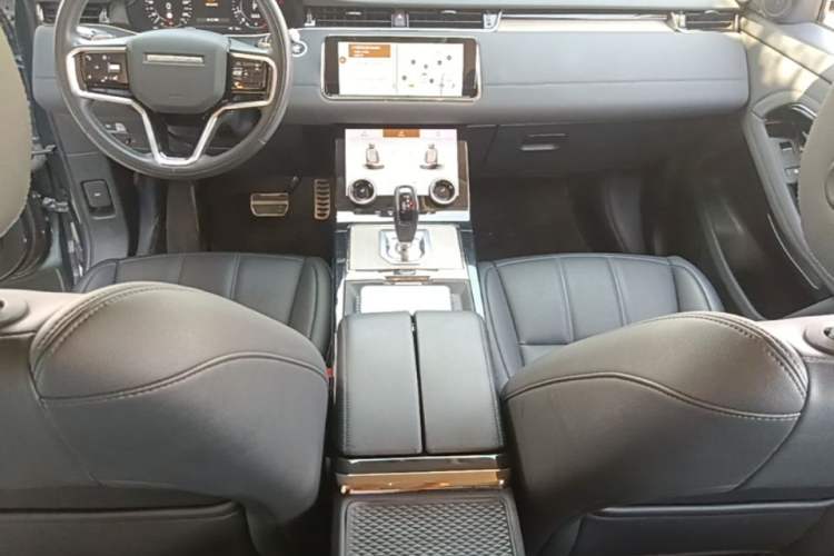 Used Land Rover Range Evoque 2022 Facelifted Aurora L 249 PS R-Dynamic Luxury Edition Center Console
