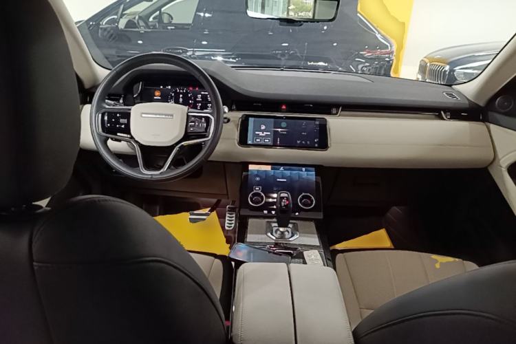 Used Land Rover Range Evoque 2022 Facelifted Aurora L 249 PS R-Dynamic Luxury Edition Center Console