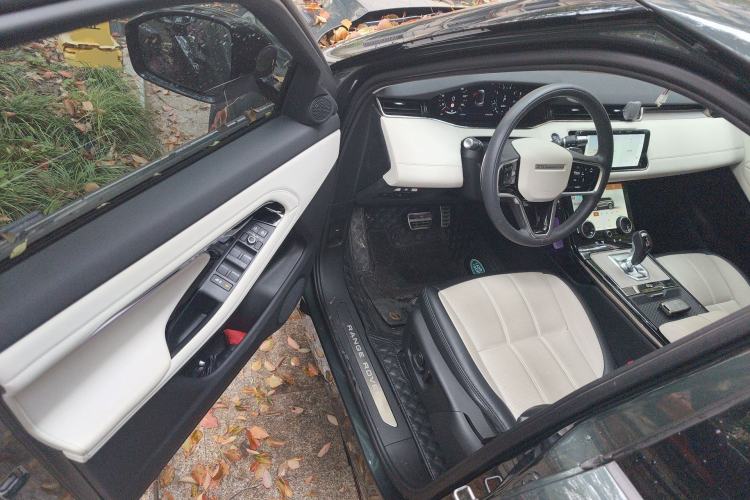 Used Land Rover Range Evoque 2022 Facelifted Aurora L 249 PS R-Dynamic Luxury Edition Driver Seat