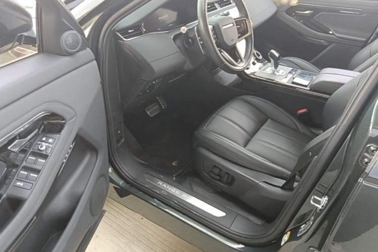 Used Land Rover Range Evoque 2022 Facelifted Aurora L 249 PS R-Dynamic Luxury Edition Driver Seat