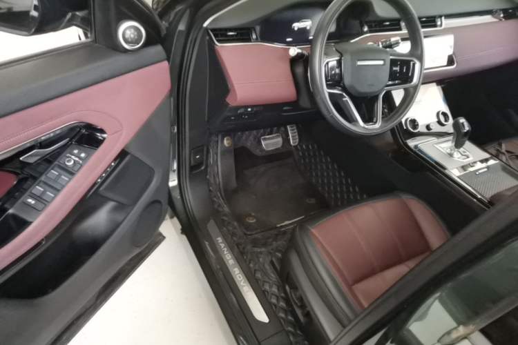 Used Land Rover Range Evoque 2022 Facelifted Aurora L 249 PS R-Dynamic Luxury Edition Driver Seat