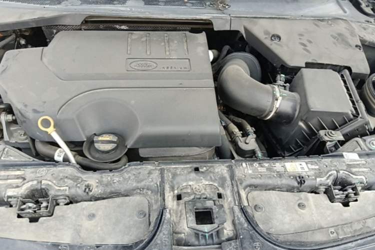 Used Land Rover Range Evoque 2022 Facelifted Aurora L 249 PS R-Dynamic Luxury Edition Engine Bay