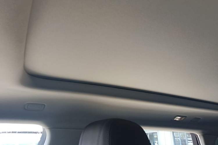 Used Land Rover Range Evoque 2022 Facelifted Aurora L 249 PS R-Dynamic Luxury Edition Headliner