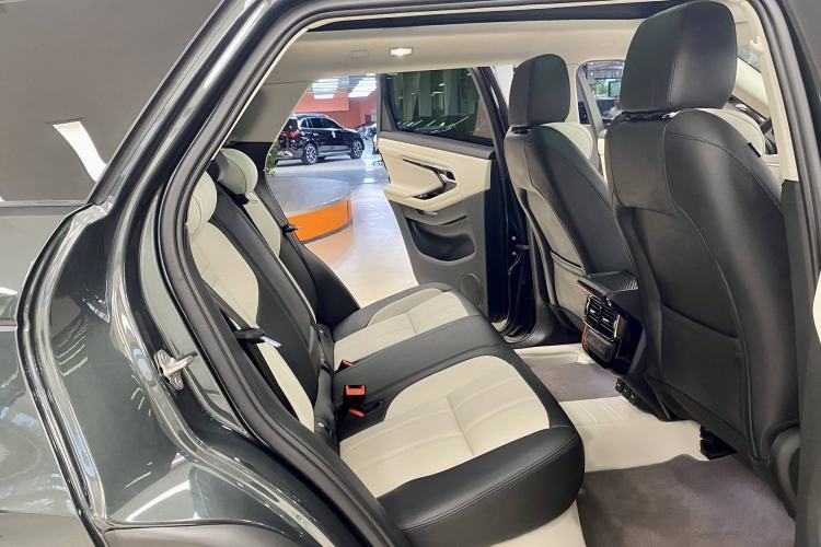 Used Land Rover Range Evoque 2022 Facelifted Aurora L 249 PS R-Dynamic Luxury Edition Interior 10