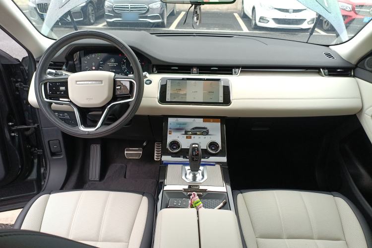 Used Land Rover Range Evoque 2022 Facelifted Aurora L 249 PS R-Dynamic Luxury Edition Interior 2