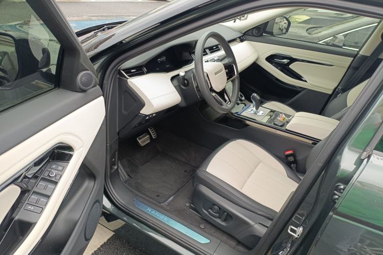 Used Land Rover Range Evoque 2022 Facelifted Aurora L 249 PS R-Dynamic Luxury Edition Interior 3