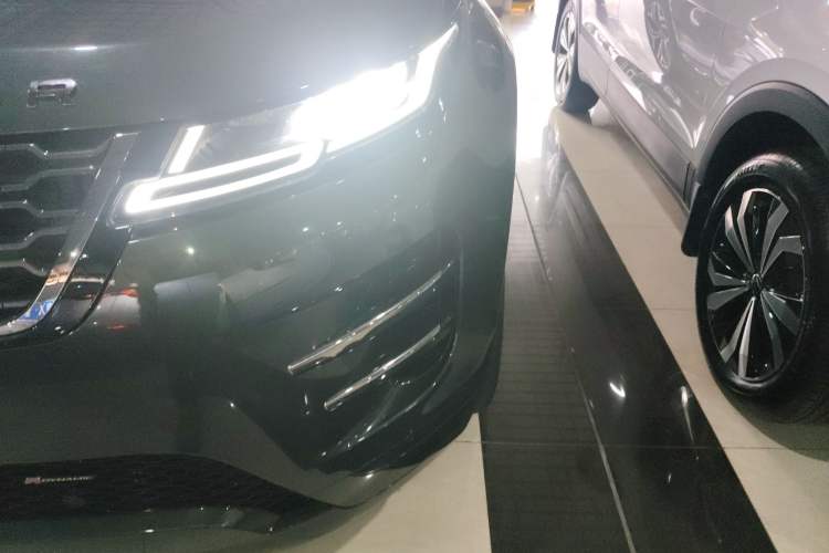 Used Land Rover Range Evoque 2022 Facelifted Aurora L 249 PS R-Dynamic Luxury Edition Left Front Headlight