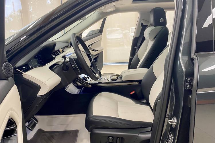 Used Land Rover Range Evoque 2022 Facelifted Aurora L 249 PS R-Dynamic Luxury Edition Left Front Seat