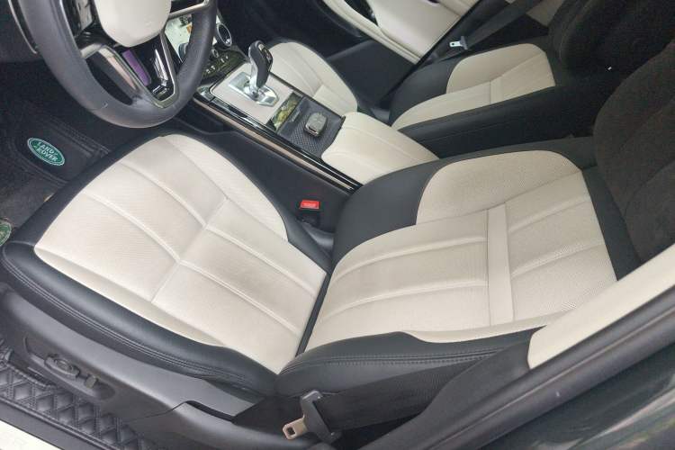 Used Land Rover Range Evoque 2022 Facelifted Aurora L 249 PS R-Dynamic Luxury Edition Left Front Seat