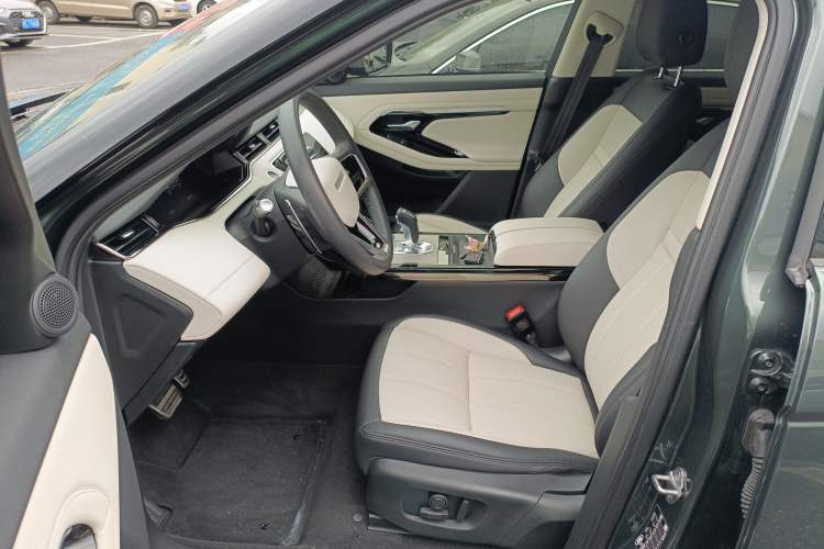 Used Land Rover Range Evoque 2022 Facelifted Aurora L 249 PS R-Dynamic Luxury Edition Left Front Seat