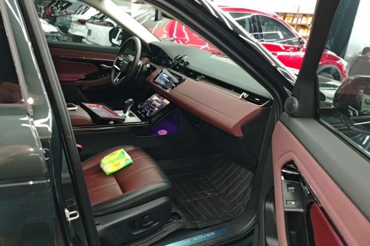 Used Land Rover Range Evoque 2022 Facelifted Aurora L 249 PS R-Dynamic Luxury Edition Right Front Seat