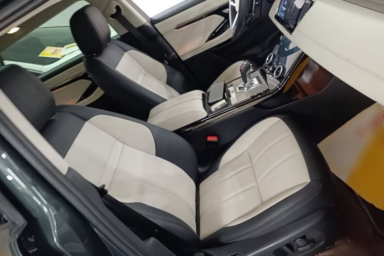 Used Land Rover Range Evoque 2022 Facelifted Aurora L 249 PS R-Dynamic Luxury Edition Right Front Seat