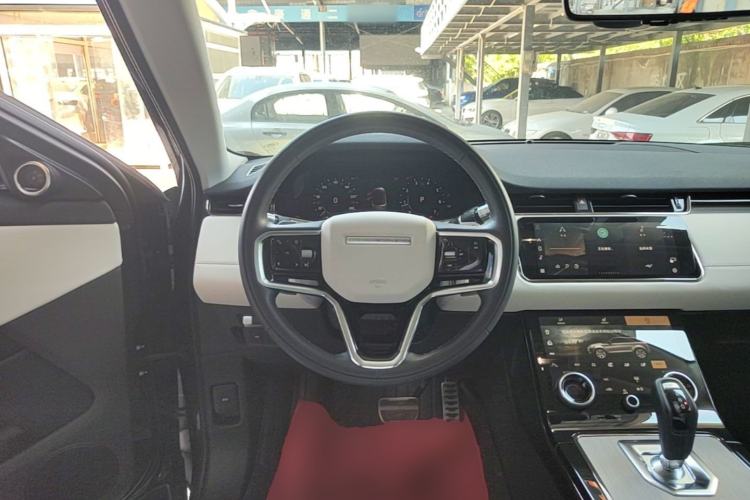 Used Land Rover Range Evoque 2022 Aurora L 249 PS R-Dynamic Luxury Edition Steering Wheel