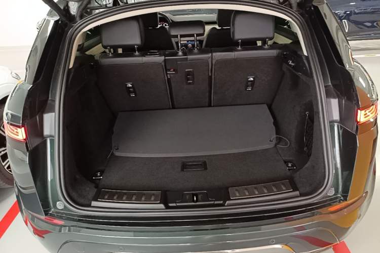 Used Land Rover Range Evoque 2022 Facelifted Aurora L 249 PS R-Dynamic Luxury Edition Trunk