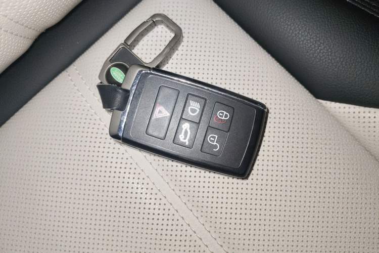 Used Land Rover Range Evoque 2022 Facelifted Aurora L 249 PS R-Dynamic Luxury Edition Vehicle Key