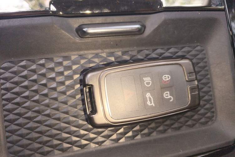 Used Land Rover Range Evoque 2022 Facelifted Aurora L 249 PS R-Dynamic Luxury Edition Vehicle Key