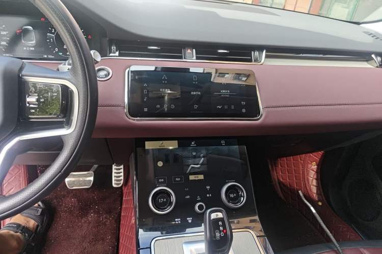 Used Land Rover Range Evoque 2022 Aurora L 249 PS R-Dynamic Luxury Edition Audio And AC Panel