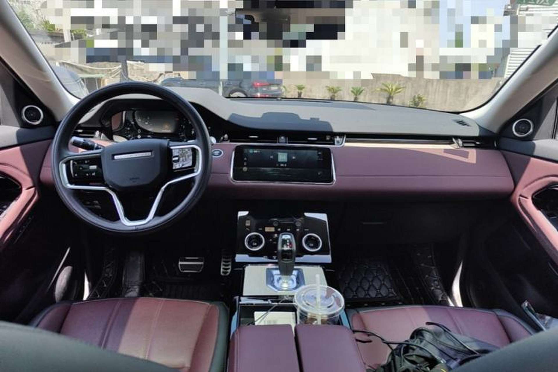 Used Land Rover Range Evoque 2022 Facelifted Aurora L 249 PS R-Dynamic Luxury Edition Center Console