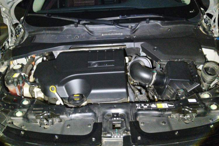 Used Land Rover Range Evoque 2022 Facelifted Aurora L 249 PS R-Dynamic Luxury Edition Engine Bay