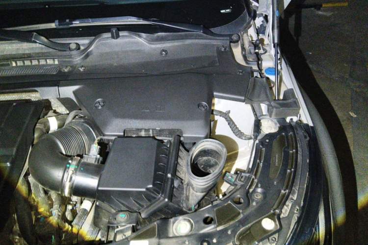 Used Land Rover Range Evoque 2022 Facelifted Aurora L 249 PS R-Dynamic Luxury Edition Engine Bay Left
