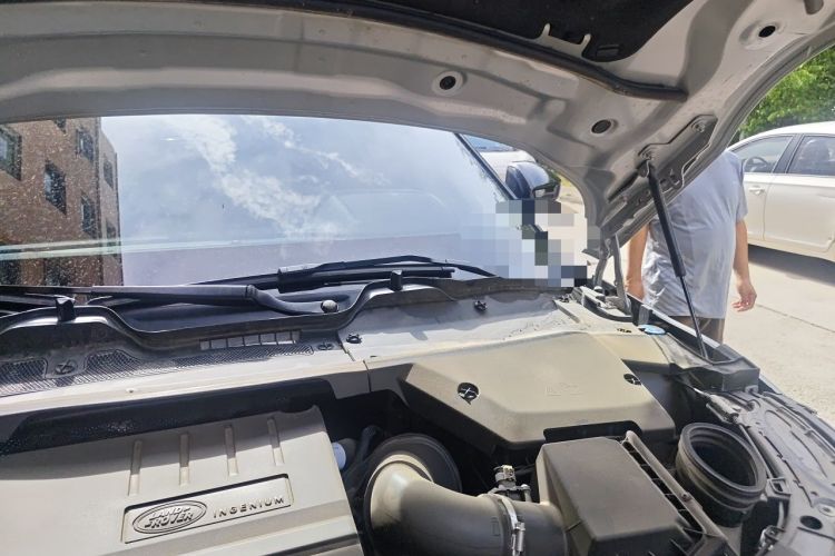 Used Land Rover Range Evoque 2022 Aurora L 249 PS R-Dynamic Luxury Edition Engine Bay Left