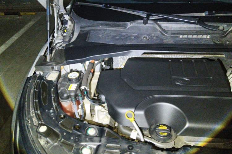 Used Land Rover Range Evoque 2022 Facelifted Aurora L 249 PS R-Dynamic Luxury Edition Engine Bay Right